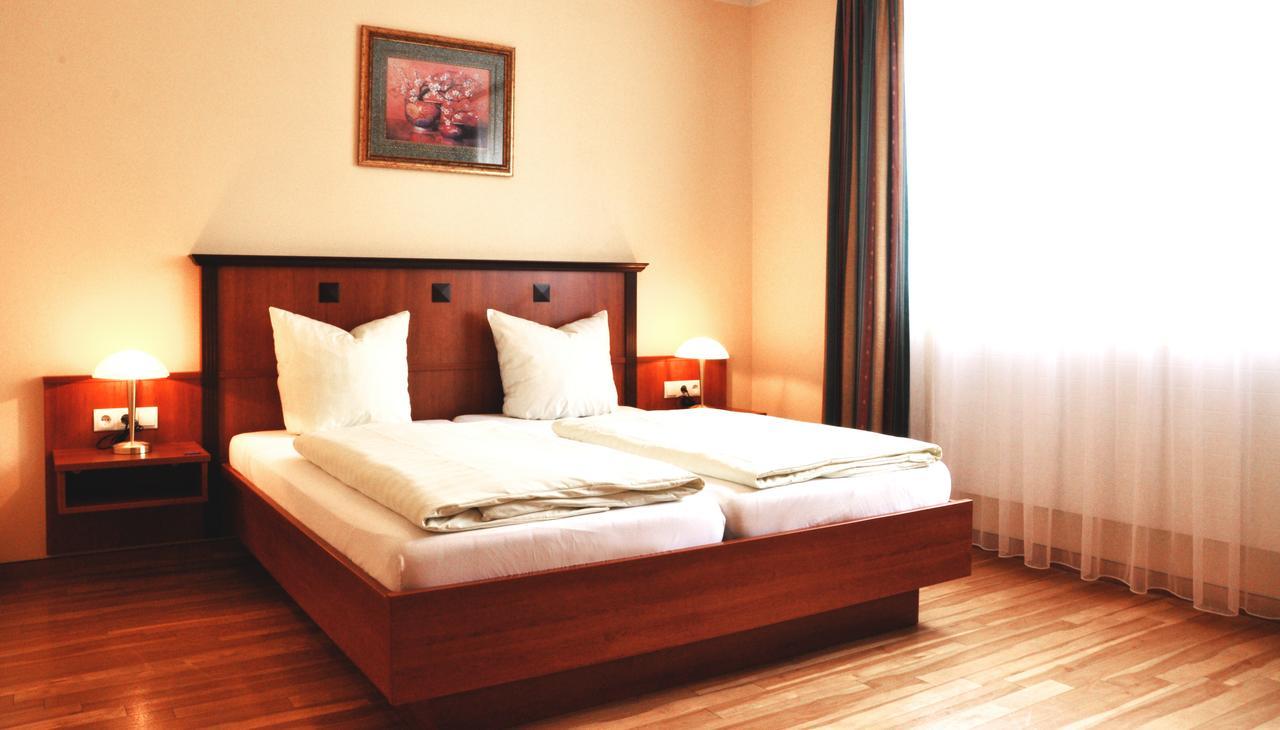Hotel Hallertau โวล์นซาค ภายนอก รูปภาพ